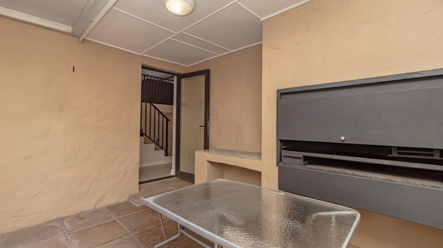 4 Bedroom Property for Sale in Flamingo Vlei Western Cape